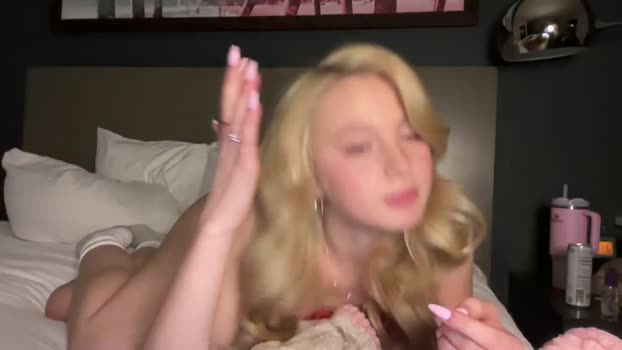 vixenvictoriaa fuckme Webcam SHOW @ Chaturbate 30-12-2025