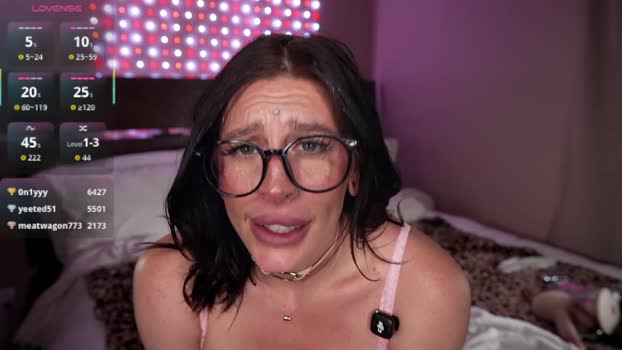 saintjade kiss Webcam SHOW @ Chaturbate 01-01-2026