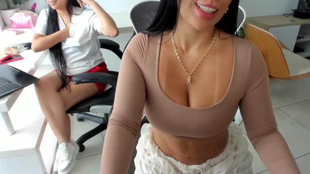emillybrowm Porn Webcam SHOW @ Chaturbate 02-01-2026
