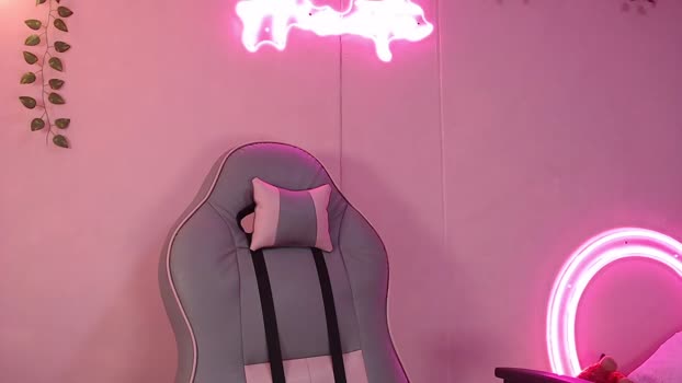 _miss_hinata_ naked Webcam SHOW @ Chaturbate 04-01-2026
