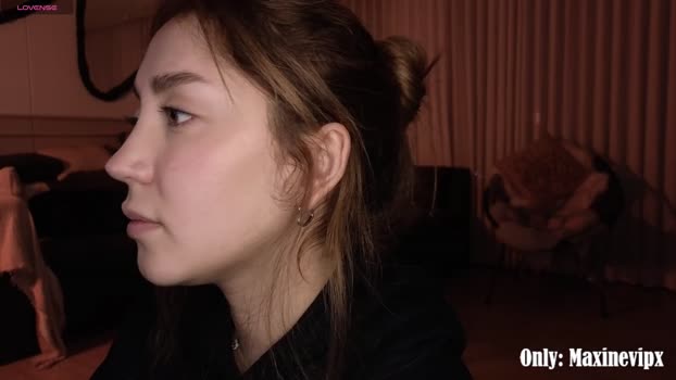 maxine_8 fuckass Webcam SHOW @ Chaturbate 05-01-2026