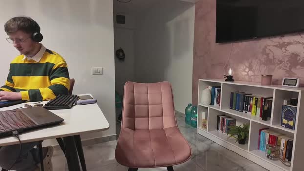 rrr1995 lovense Webcam SHOW @ Chaturbate 05-01-2026