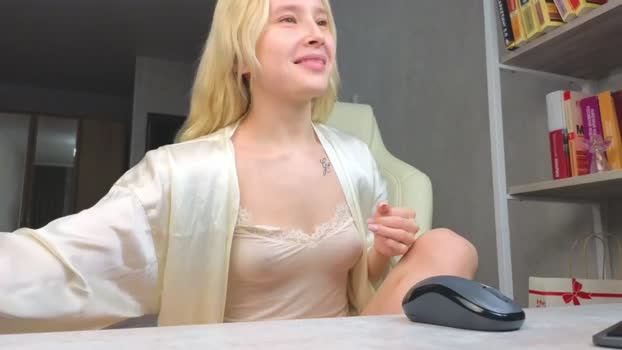 marietta__castro strip Webcam SHOW @ Chaturbate 17-01-2026