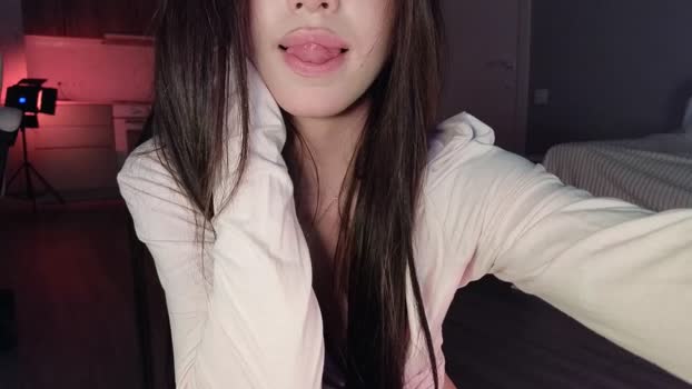 ella_lee15 kiss Webcam SHOW @ Chaturbate 19-01-2026