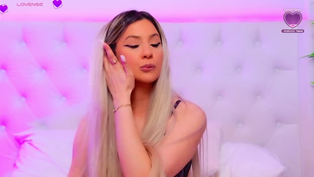 taahiraarabian lick Webcam SHOW @ Chaturbate 20-01-2026