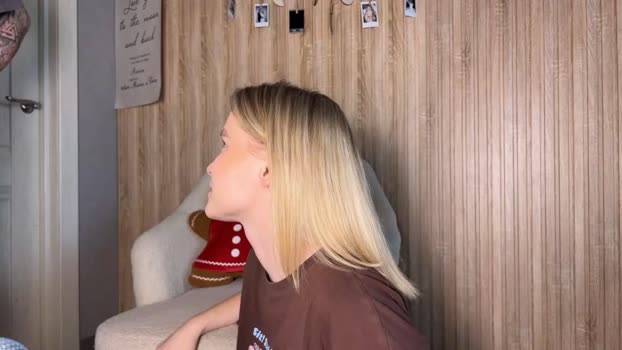 adele_nick2202 kissing Webcam SHOW @ Chaturbate 24-01-2026