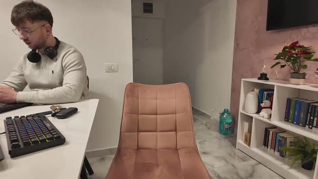 rrr1995 natural Webcam SHOW @ Chaturbate 02-02-2026