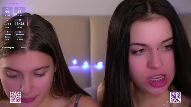 vivid_girls kissing Webcam SHOW @ Chaturbate 04-02-2026