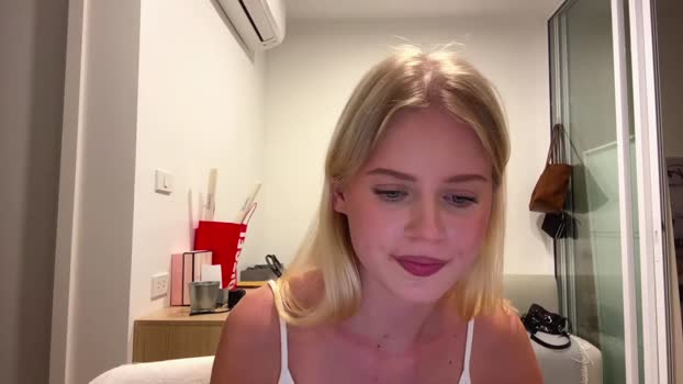 laraineprada jerkoff Webcam SHOW @ Chaturbate 05-02-2026