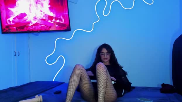 lili_evanss kissing Webcam SHOW @ Chaturbate 13-02-2026