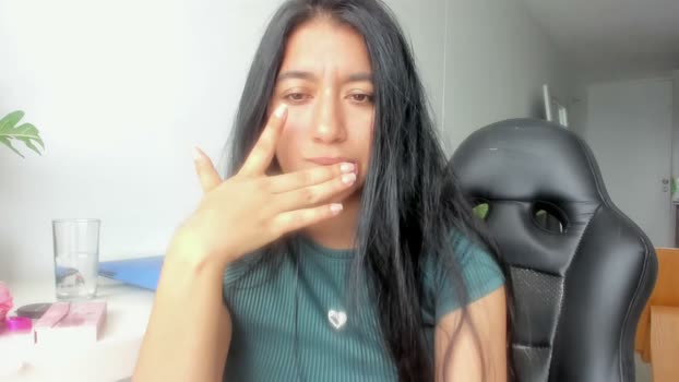 emillybrowm Video Webcam SHOW @ Chaturbate 19-03-2026