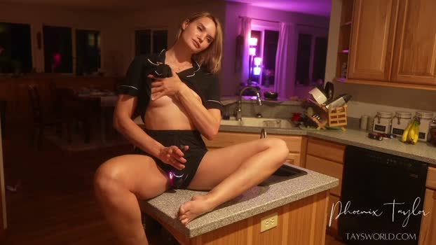 phoenix_taylor lovense Webcam SHOW @ Chaturbate 03-04-2026