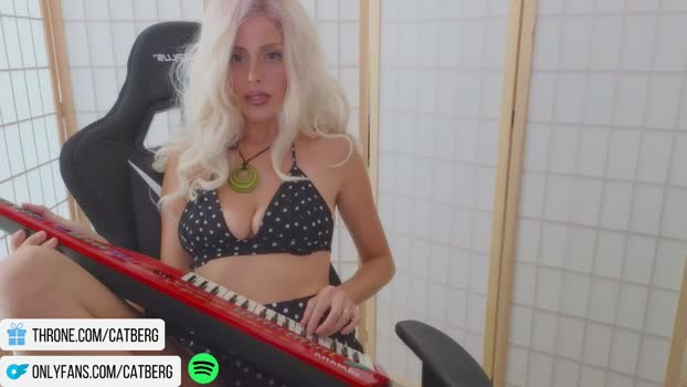 catberg kissing Webcam SHOW @ Chaturbate 08-04-2026