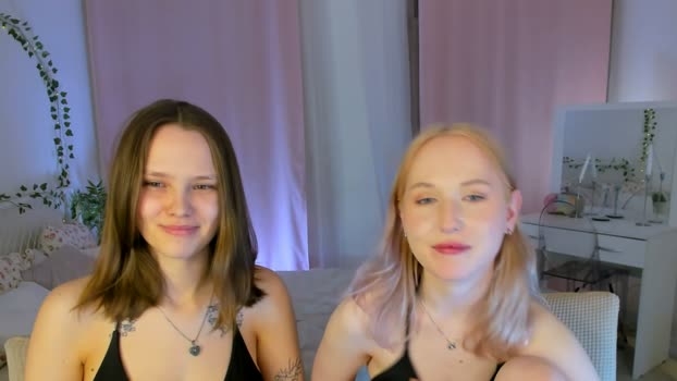 lisaluve fingers Webcam SHOW @ Chaturbate 08-04-2026