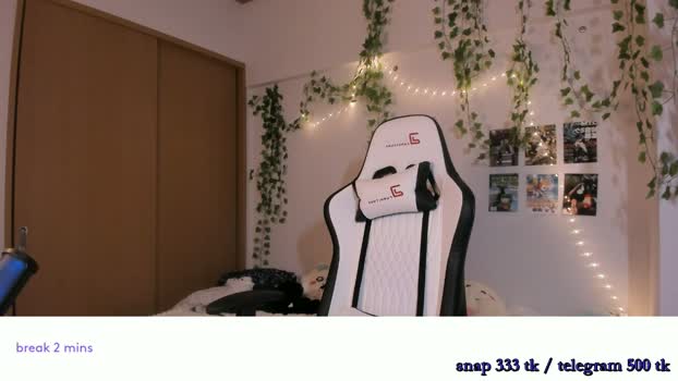 vivian_qwerty tits Webcam SHOW @ Chaturbate 09-04-2026