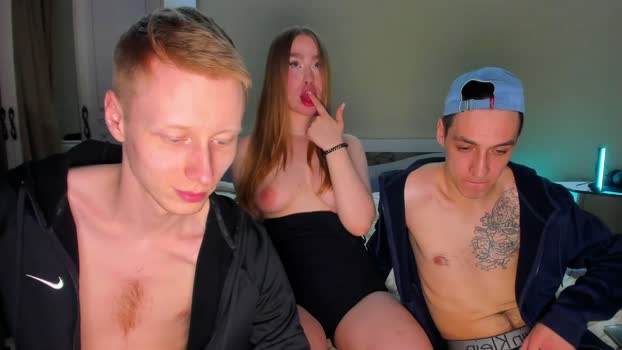 omg_pie show Webcam SHOW @ Chaturbate 11-04-2026