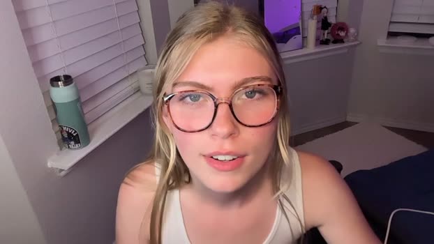 elliee81 toys Webcam SHOW @ Chaturbate 13-04-2026