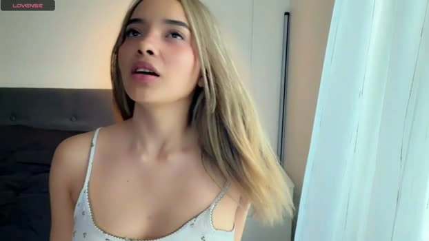 vanesse_ 10-05-2026 Porn deep suckcock toy big