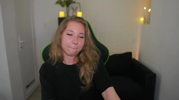 vivienvance18 28-05-2026 Porn suck fuckher hard fingers