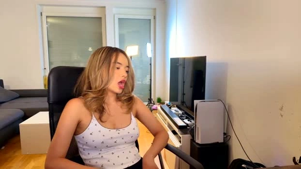 vanesse_ 07-06-2026 Porn lovense Show Cam sexyfeet
