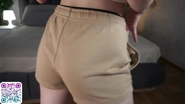 auroralowen 16-06-2026 Porn striptease fuckass sweet legs