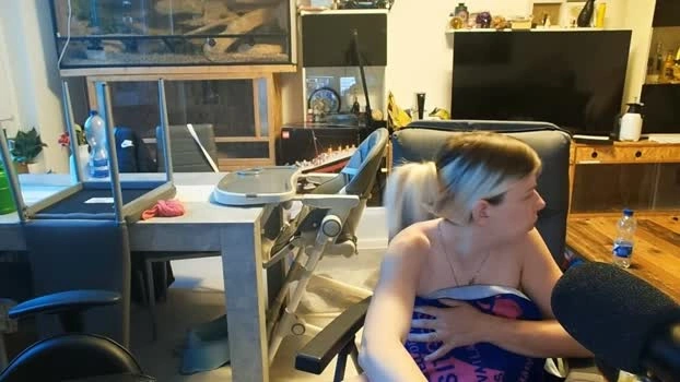 julia_official 28-06-2026 Porn moan tits boobs Show